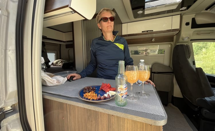 Dr Livingstone – New possl summit, bus camper of the year with skyroof