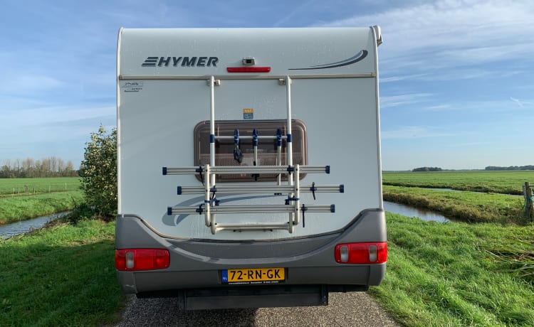 Camping-car familial spacieux Hymer 6p avec lits superposés