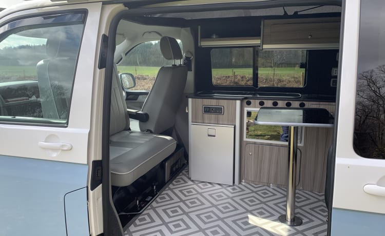 Penelope – Luxury VW T6 4 berth Campervan