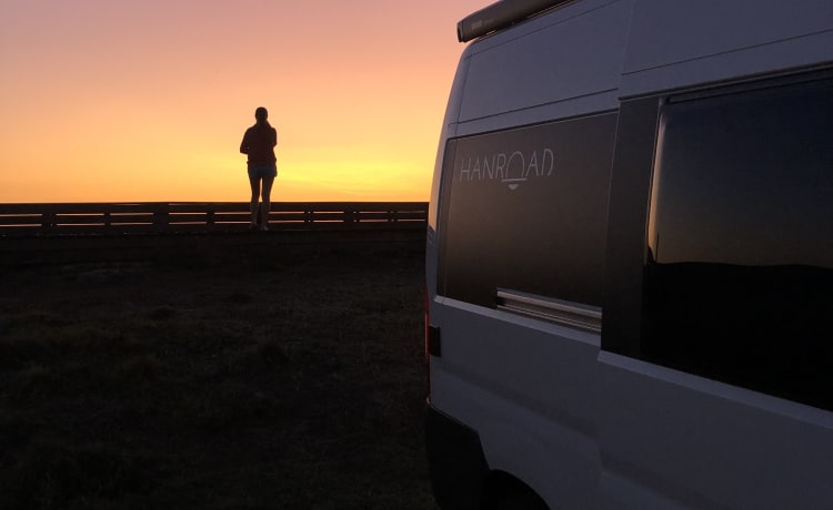 Vrijheid op wielen – Fully equipped camper with solar panel