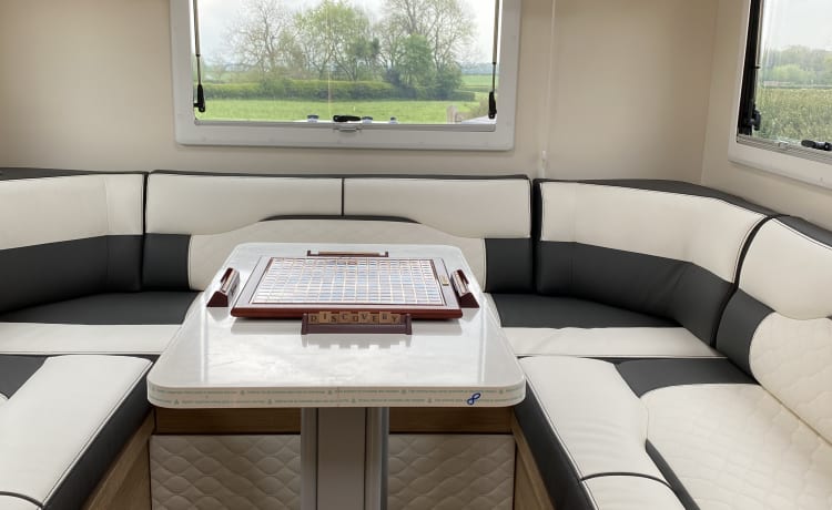 Discovery  – Discovery - 5 berth motorhome