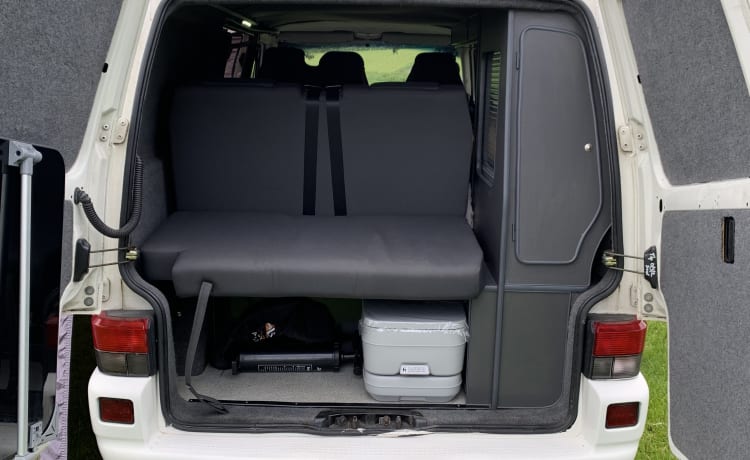 Garythecamper – Volkswagen Transporter T4 Wohnmobil 4 Schlafplätze
