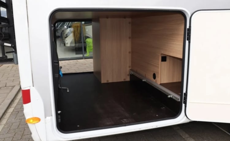 T69L – Hele mooie ruime 4 persoons Sunlight camper uit 2023, veel bergruimte.