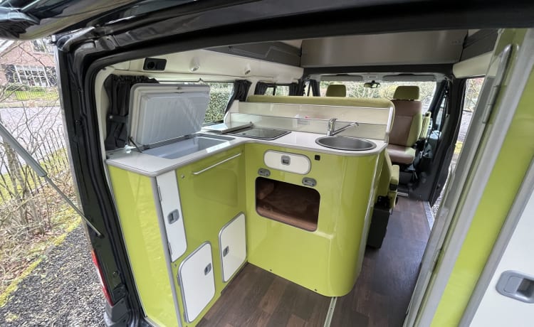 Magnifique Ford Transit Nugget avec toit haut, beaucoup d'espace dans un bus compact !