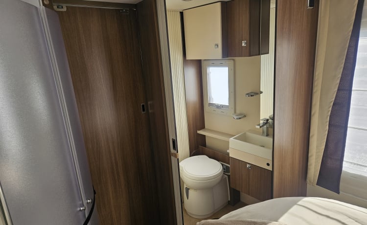 Luxury plus  – 4 berth Fiat integrated from 2015