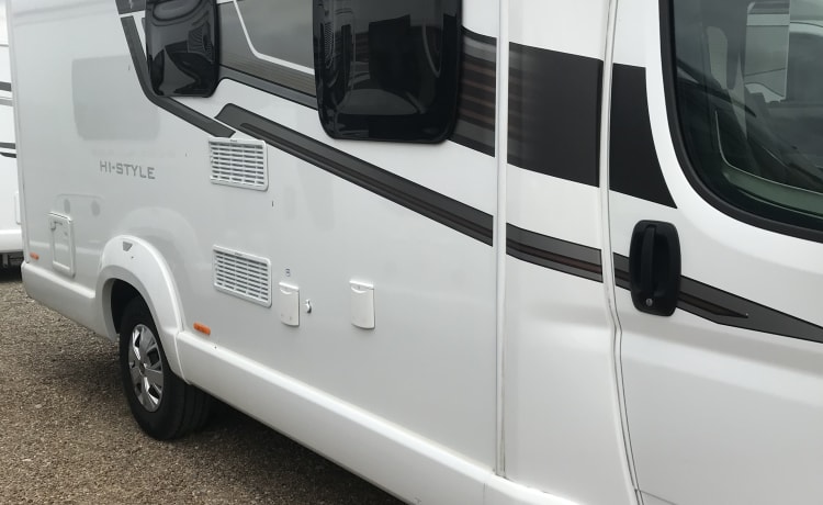 Bessy  – "Bessy" 4 Berth Bessacarr  Family Motorhome 