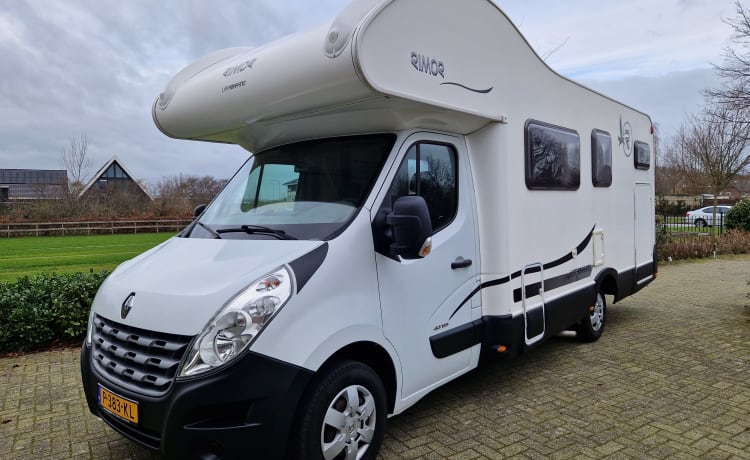 Rimor Katamorano S 6-persoons camper met dak-airco