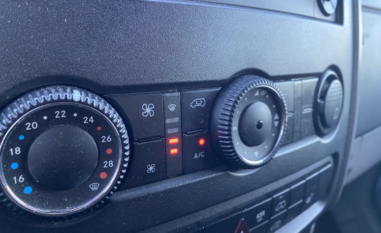Mercedes-Bus-Wohnmobil – Automatische Klimaanlage ohne Netzanschluss