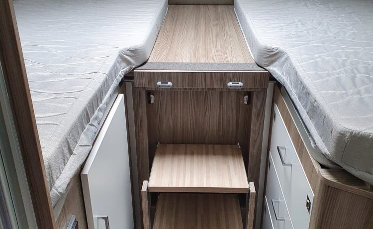 Luxe 4 Couchettes Benimar Tessoro 463 (2020)