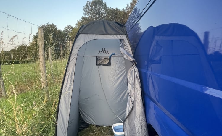 Blue Rambler – Peugeot Boxer bus camper from 2015