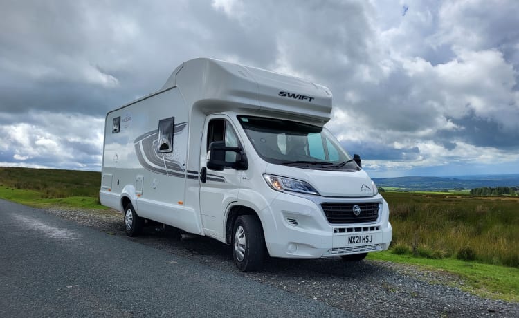 Stella  – 6 berth Fiat Swife Edge Free insurance 