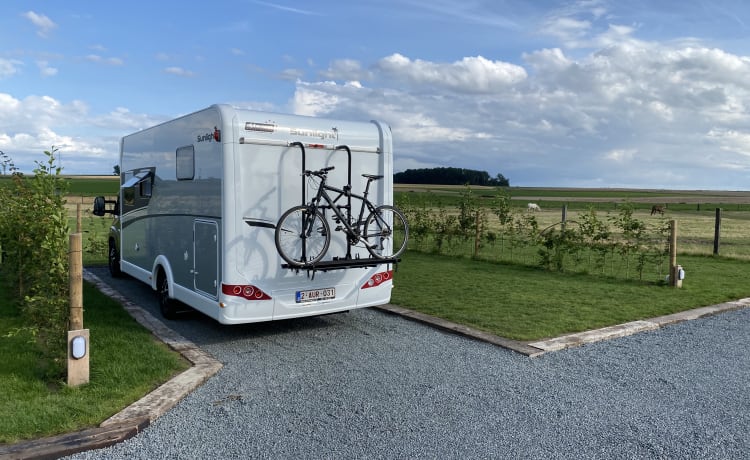 Jack Mobiel – Volledig uitgeruste camper voor 2 tot 5 personen