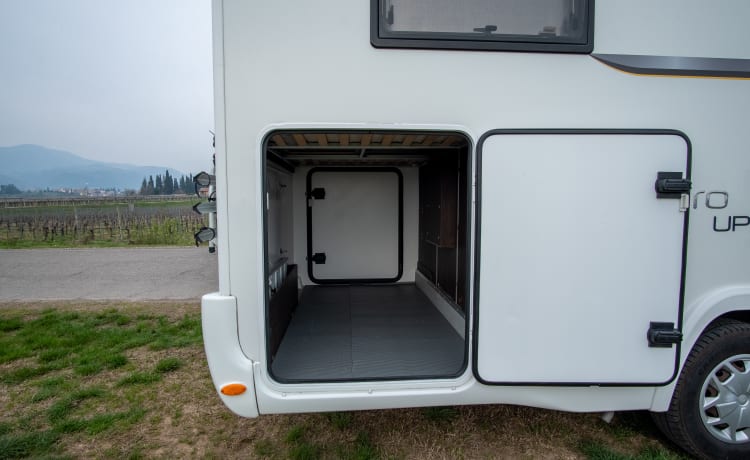 Nuovissimo camper super accessoriato