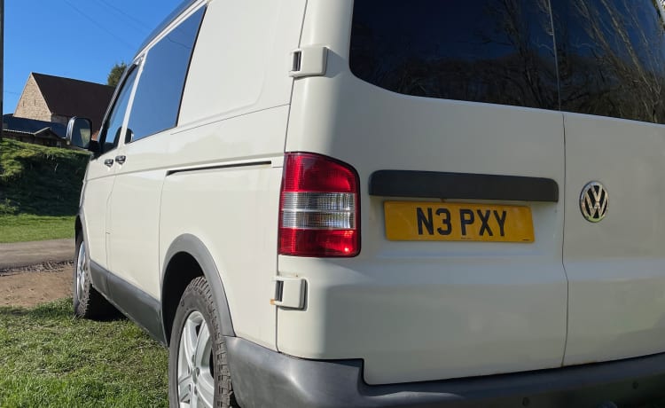 Pixy – Volkswagen T5 Campervan