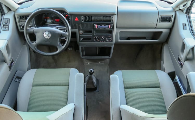 4p Volkswagen California uit 2003