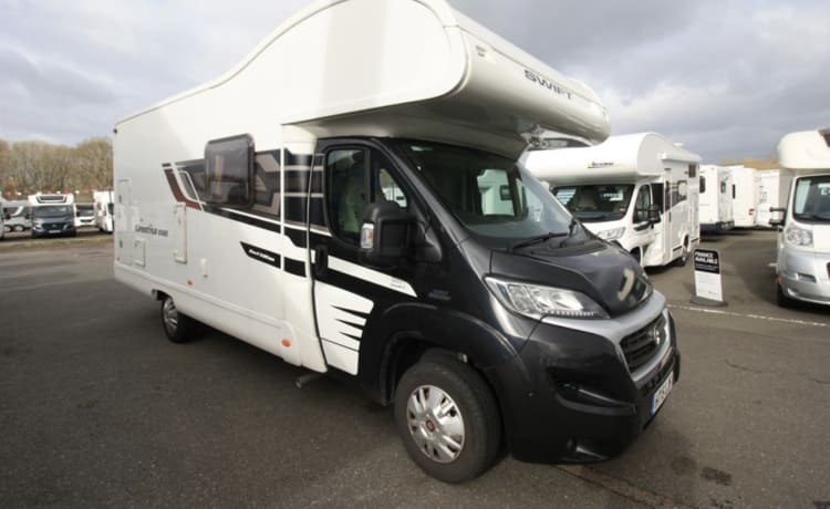 6 berth Swift alcove from 2016