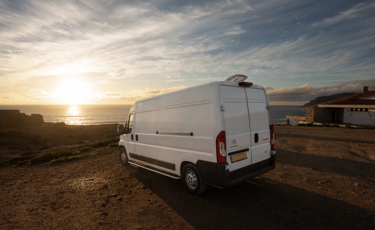 Zonnewijzer – Camping-car moderne entièrement hors réseau avec énergie solaire, Nespresso, four et plus encore !