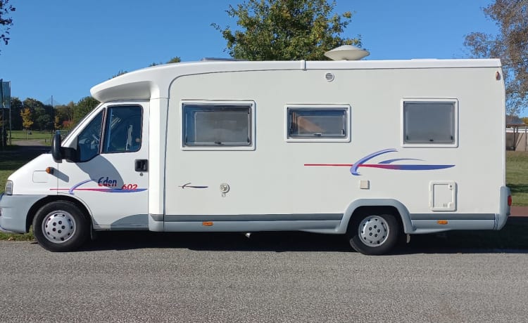 Camping-car challenger eden 602 spacieux super confortable