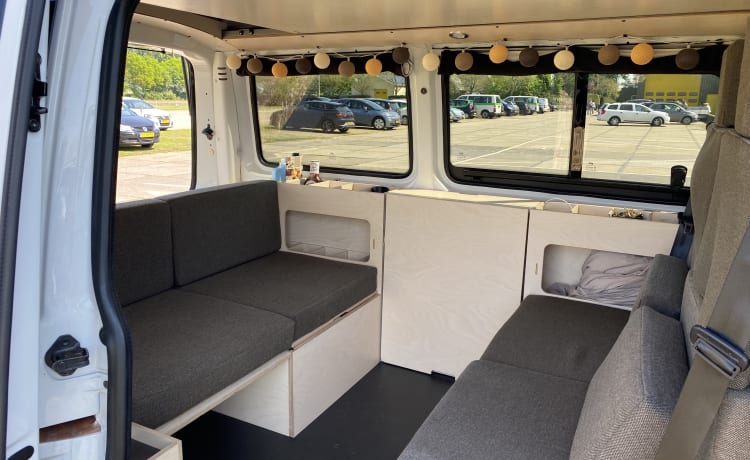 Ventje_Pezarro – Camper Ventje – Luxus-VW T6 Automatik für 4 Personen