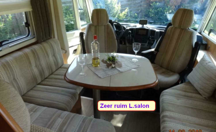 LUXE camper met grote ruimte indeling