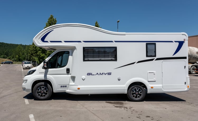 Queen Louise 2 – Nieuwe luxe 6-persoons alkoofcamper