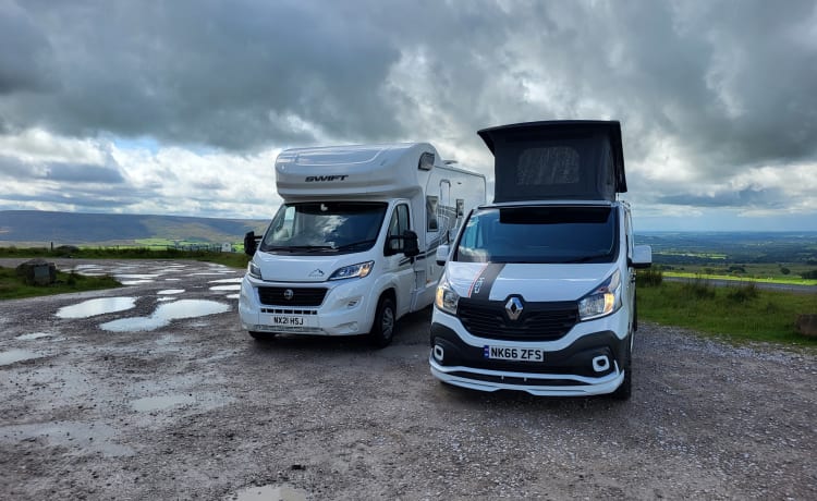 Renée – Renault-camper met 4 slaapplaatsen