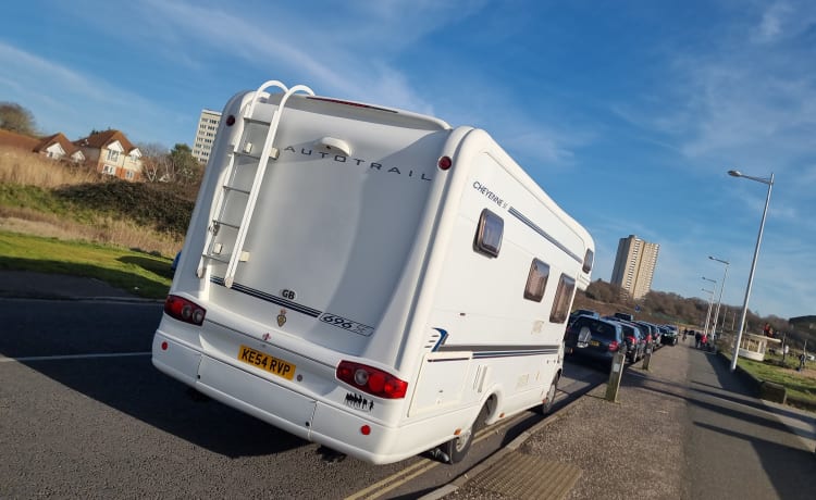 The big one  – Autotrail-Bus mit 6 Schlafplätzen von 2005, Versicherung, inklusive