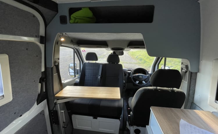 Sally – Sprinter Camper mit 2+1 Schlafplätzen