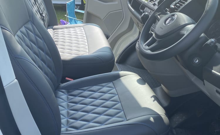 Bobbi-blue – Bobbi-blau VW T6 4 Kojen 5 Sitzer