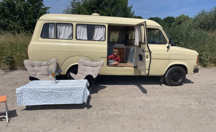 Unieke classic Ford Transit Caravanette