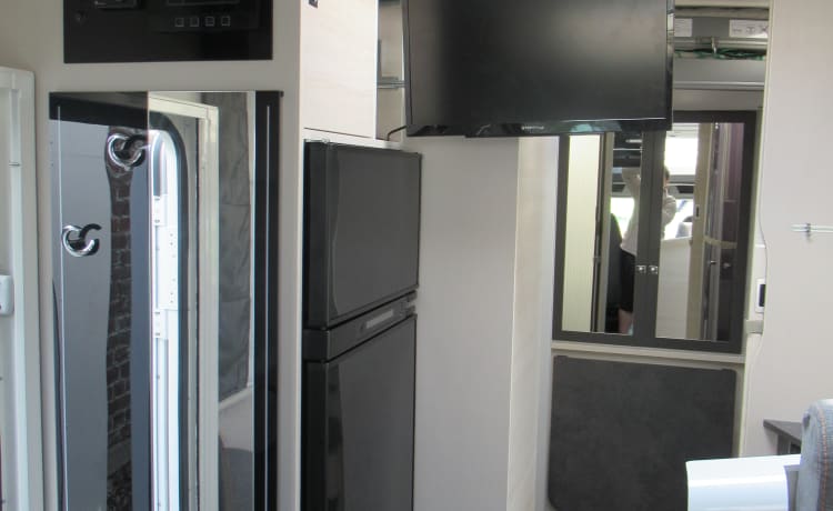 Challenger premium with central and bunk bed