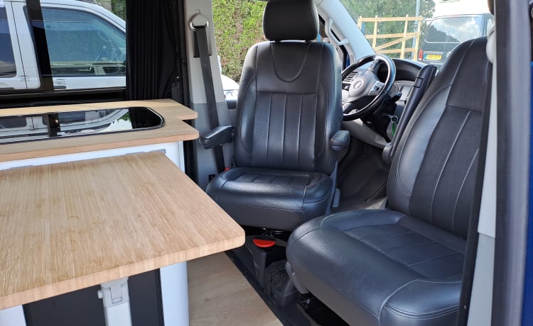 Bellissimo camper Volkswagen T5. 180 CV