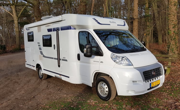 Camper semi-integrato completo 3p