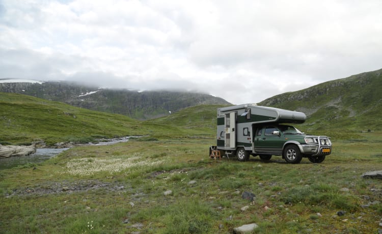 Guus Geluk – Stoere 2 persoons 4x4 off-grid camper