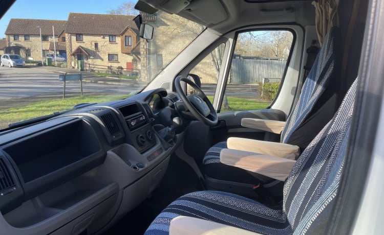 Flash – 4 berth Chausson semi-integrated from 2007