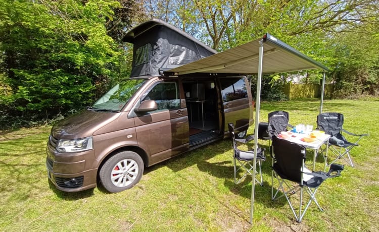 4 berth LWB Volkswagen campervan 