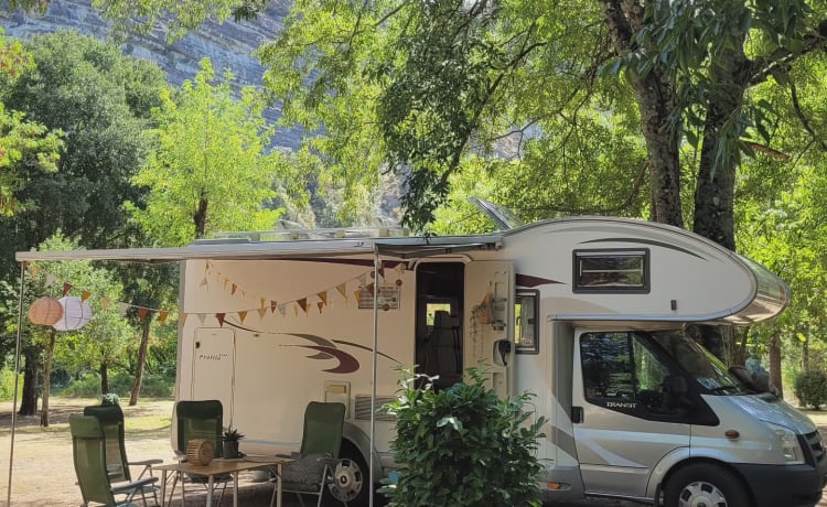 Pluk  – Merveilleuse fin d'été !! Camping-car de luxe pour 6 personnes !