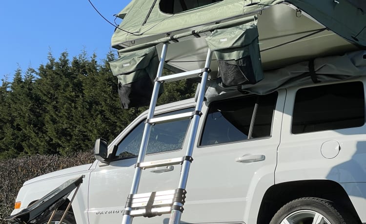 Tente de toit aventure avec Jeep Patriot et tente de toit Thule