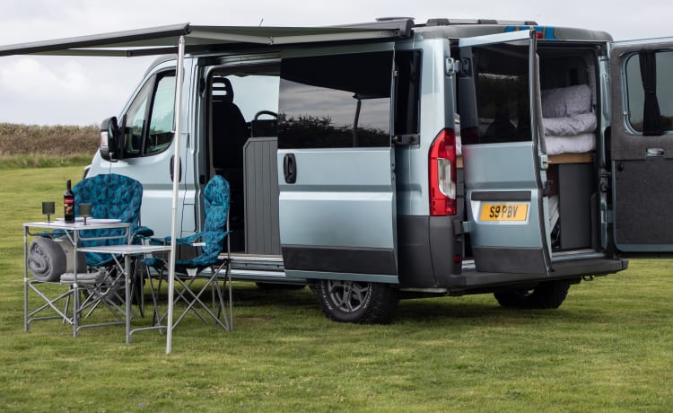 Peugeot Boxer-camper met 2 slaapplaatsen