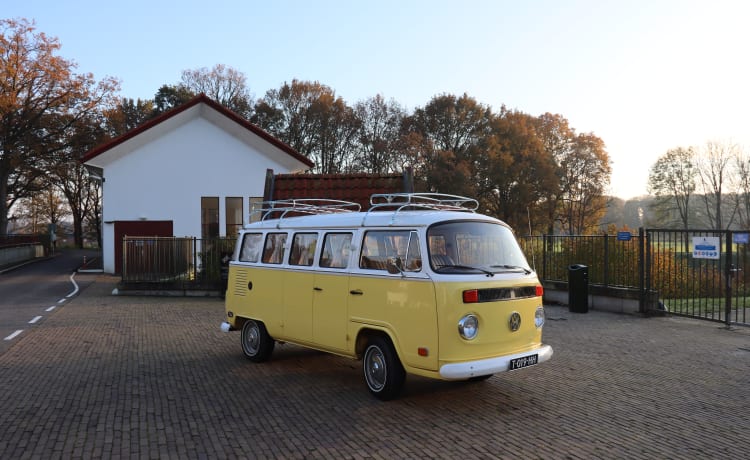 John Lemon – 6p Volkswagen bus uit 1984