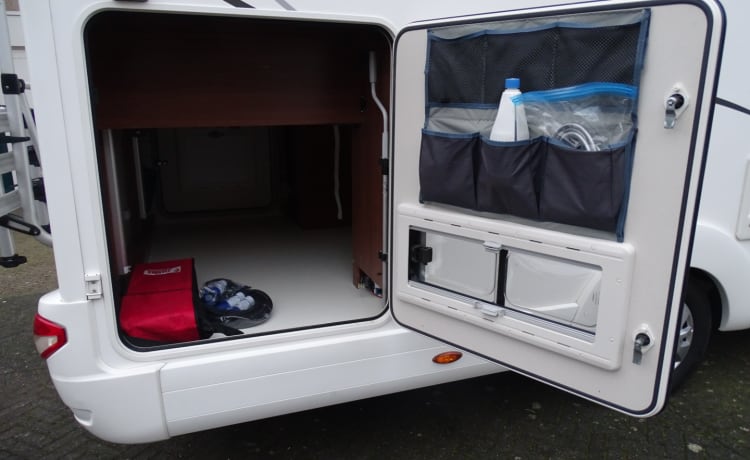 4 pers. Eura Mobil Half-Integraal camper