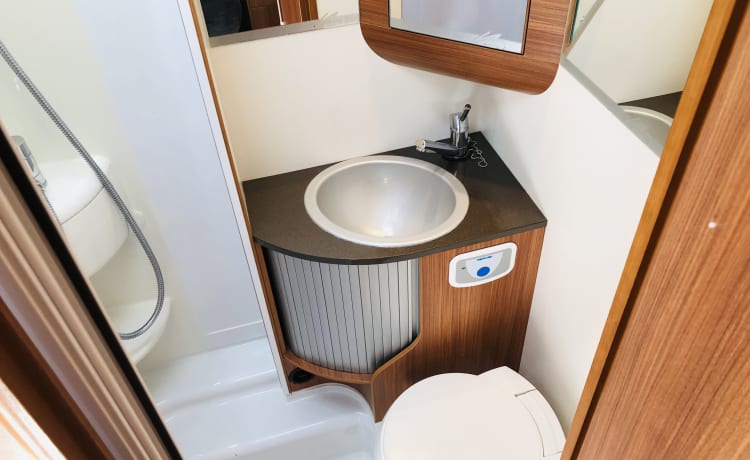 Very luxurious and spacious Adria Matrix family camper (max. 5 pers.).