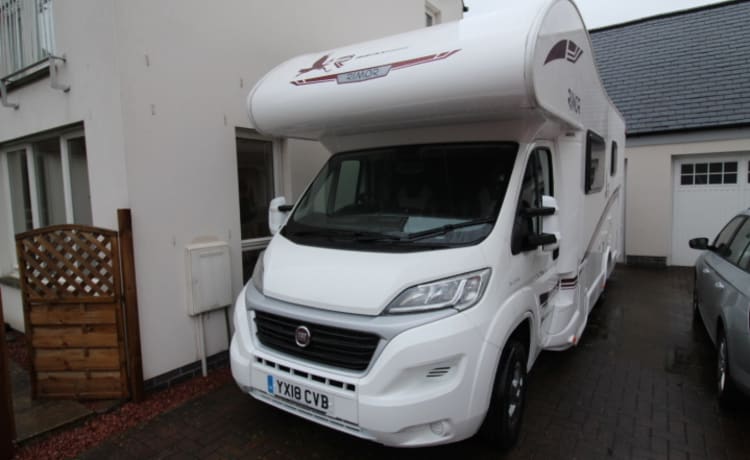 Alba – 6/7 berth motorhome with canopy