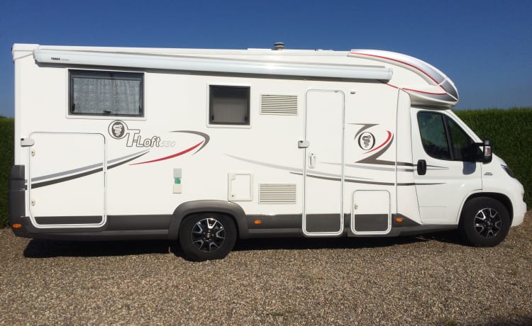 MOBI – Mooie, ruime, betaalbare 2 persoons motorhome in goede staat