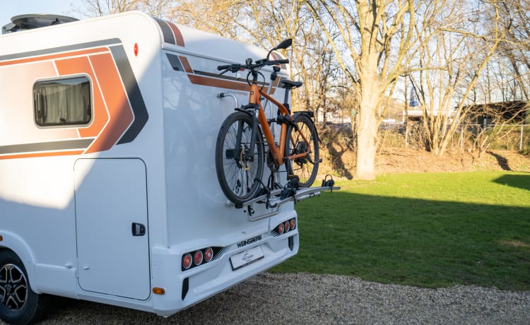 Pepper 1  – Super compact top camper, full of luxury and brand new, Pepper 1