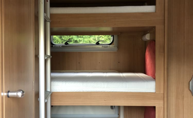 Ideale gezinscamper – Spacious and comfortable family camper for 6