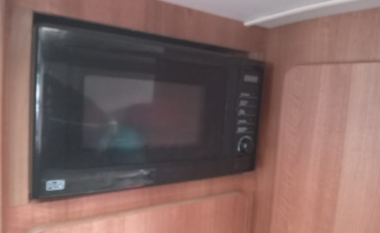 Marcia Merc – 4 berth Mercedes-Benz Sprinter Spacious Van 