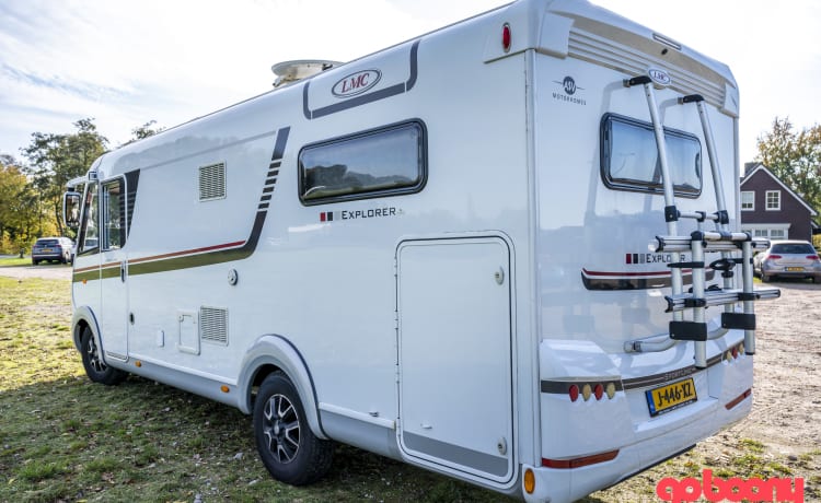 LMC Integraal Camper met rondzit-indeling