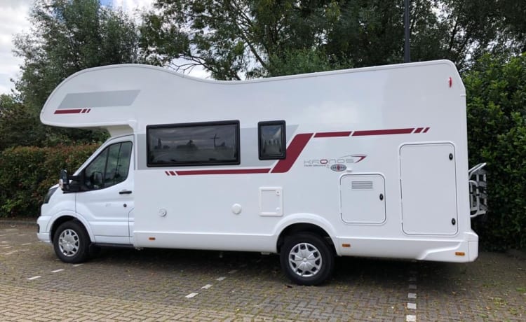 Roller Team Kronos M277 – Camping-car 4 personnes avec grande alcôve, 2 lits et lit superposé