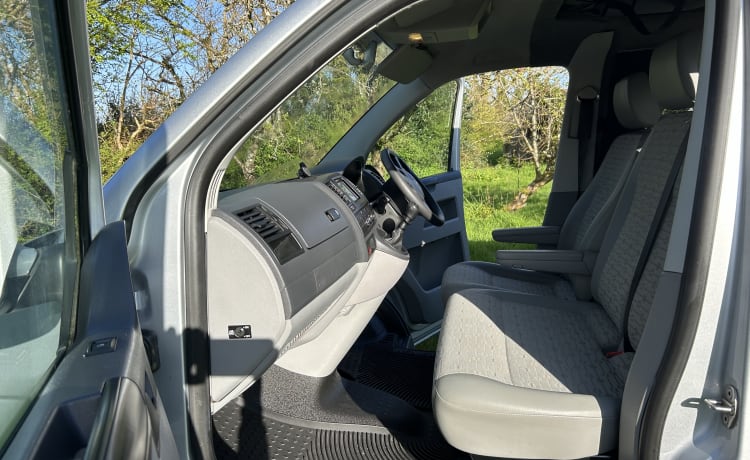 Daphne – 4-persoons Volkswagen campervan uit 2013